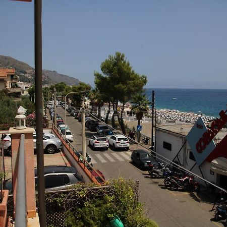 Poseidone Sea Apartment Taormina Mazzeo Eksteriør bilde