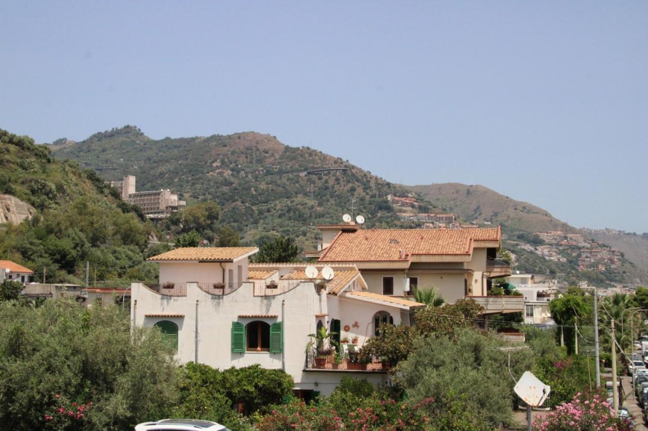 Poseidone Sea Apartment Taormina Mazzeo Eksteriør bilde