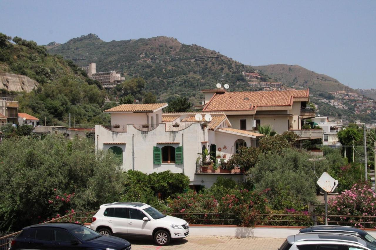 Poseidone Sea Apartment Taormina Mazzeo Eksteriør bilde