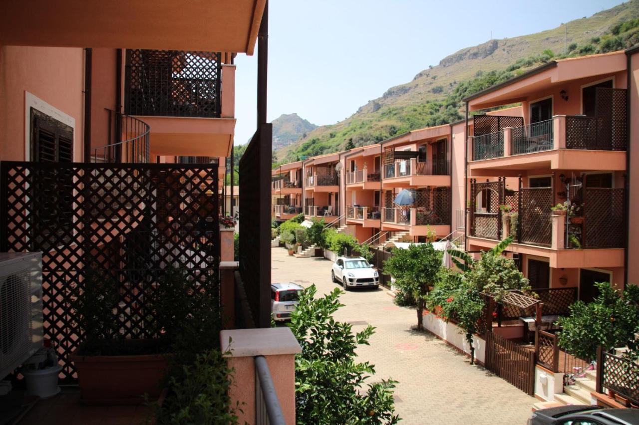 Poseidone Sea Apartment Taormina Mazzeo Eksteriør bilde